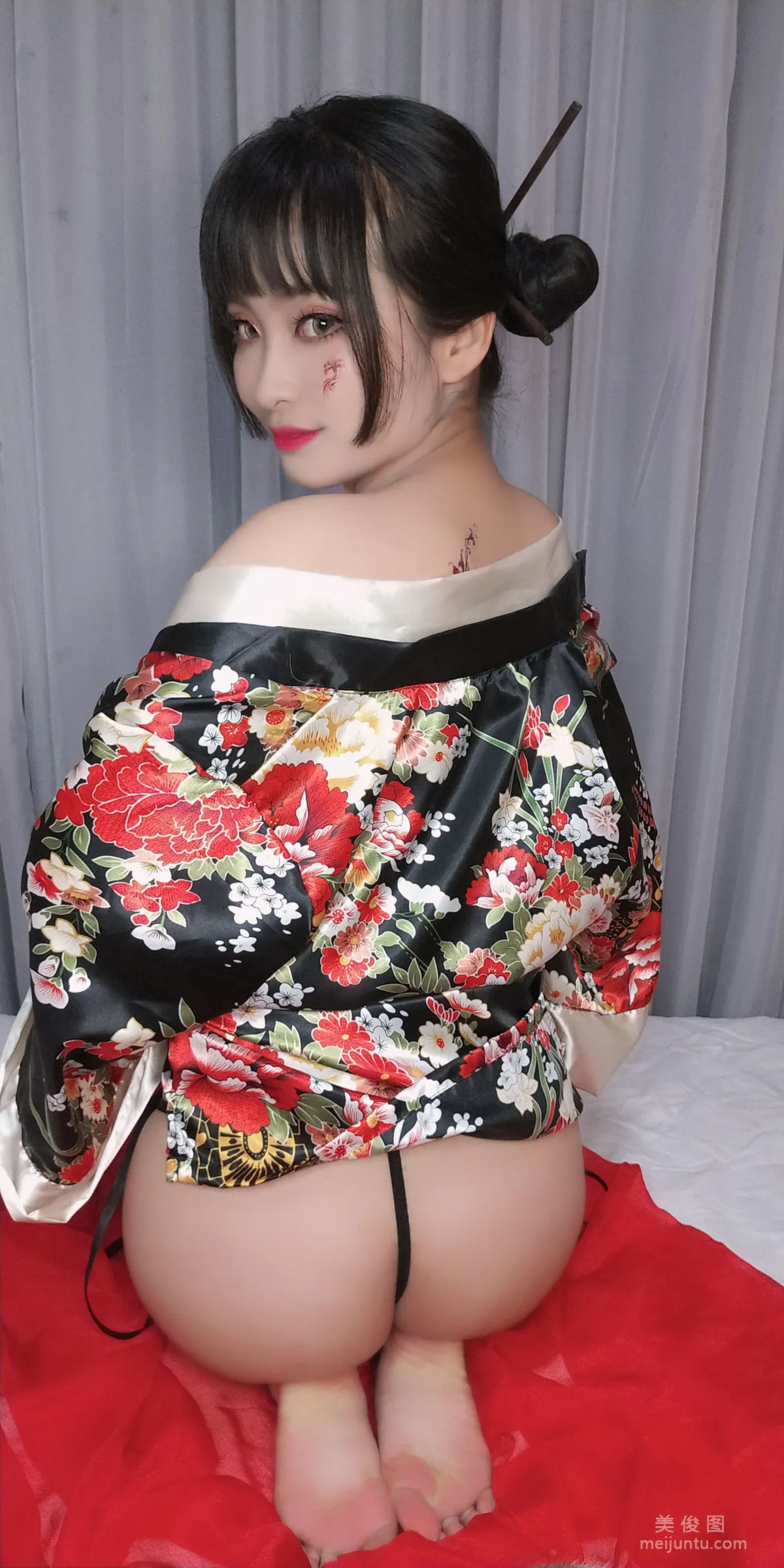 Luoli LoLiSAMA: Web Idols photo 2