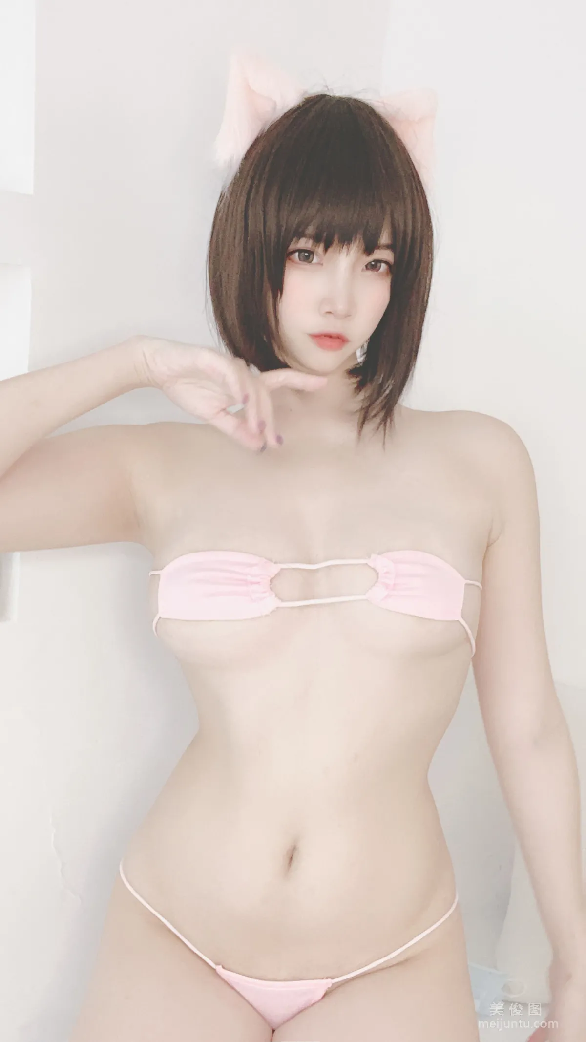 Erzuo Nisa: Web Idols photo 2