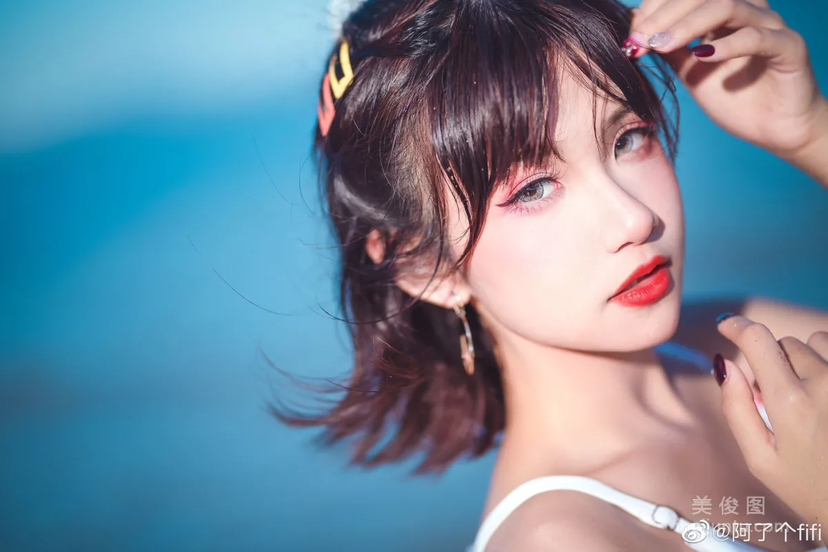 [COS福利] 动漫博主阿了个fifi - 夏天泳装 写真套图13