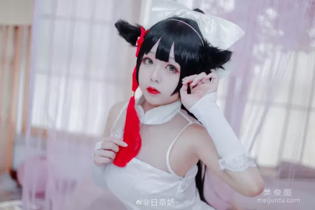 日奈嬌 - 高雄獒紅+白旗袍 寫真套圖