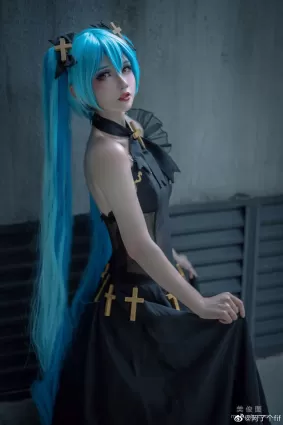 [COS福利] 動漫博主阿了個fifi - 初音
