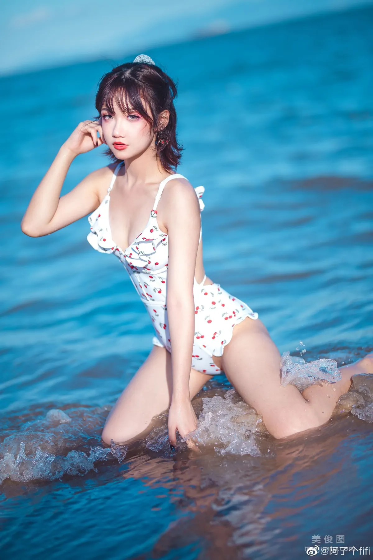 [COS福利] 动漫博主阿了个fifi - 夏天泳装 写真套图12