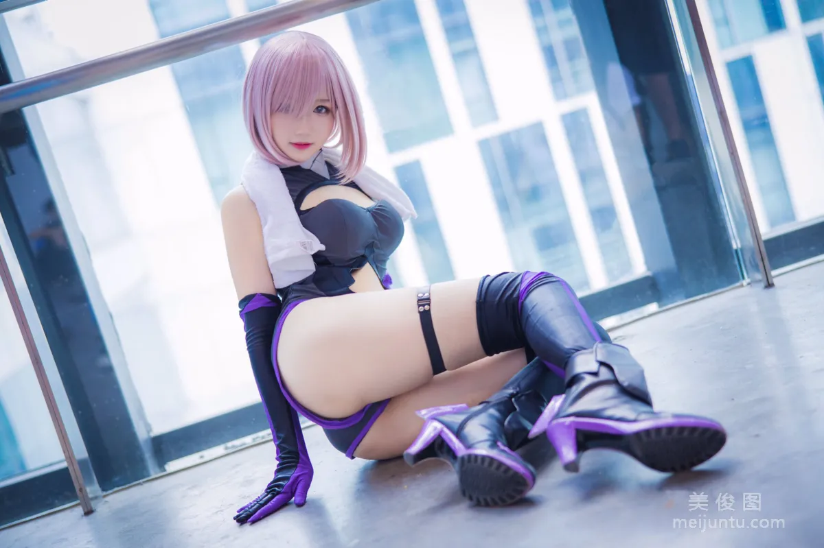 Anime Blogger Xueqing Astra - FGO Photo Set photo 16