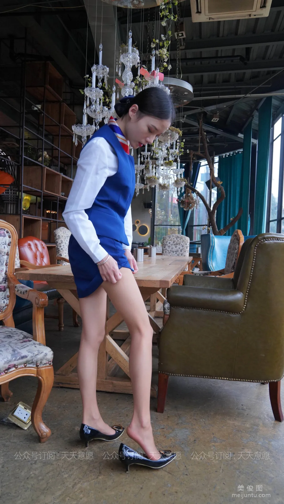[IESS异思趣向] 丝享家 766 小六《蓝色套装展示》 丝袜美腿写真31