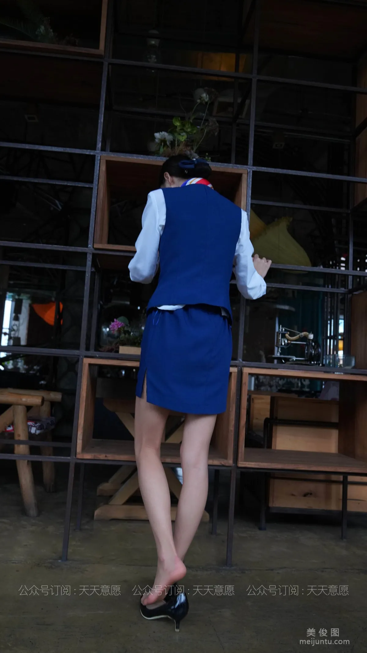 [IESS异思趣向] 丝享家 766 小六《蓝色套装展示》 丝袜美腿写真70