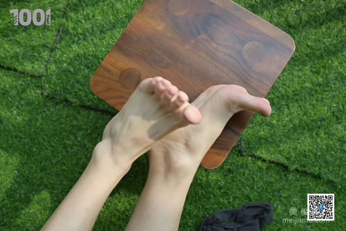 [IESS] NO.183 Zhen Zhen [Silk Washing 6] Stocking Feet Beautiful Legs Photos photo 54