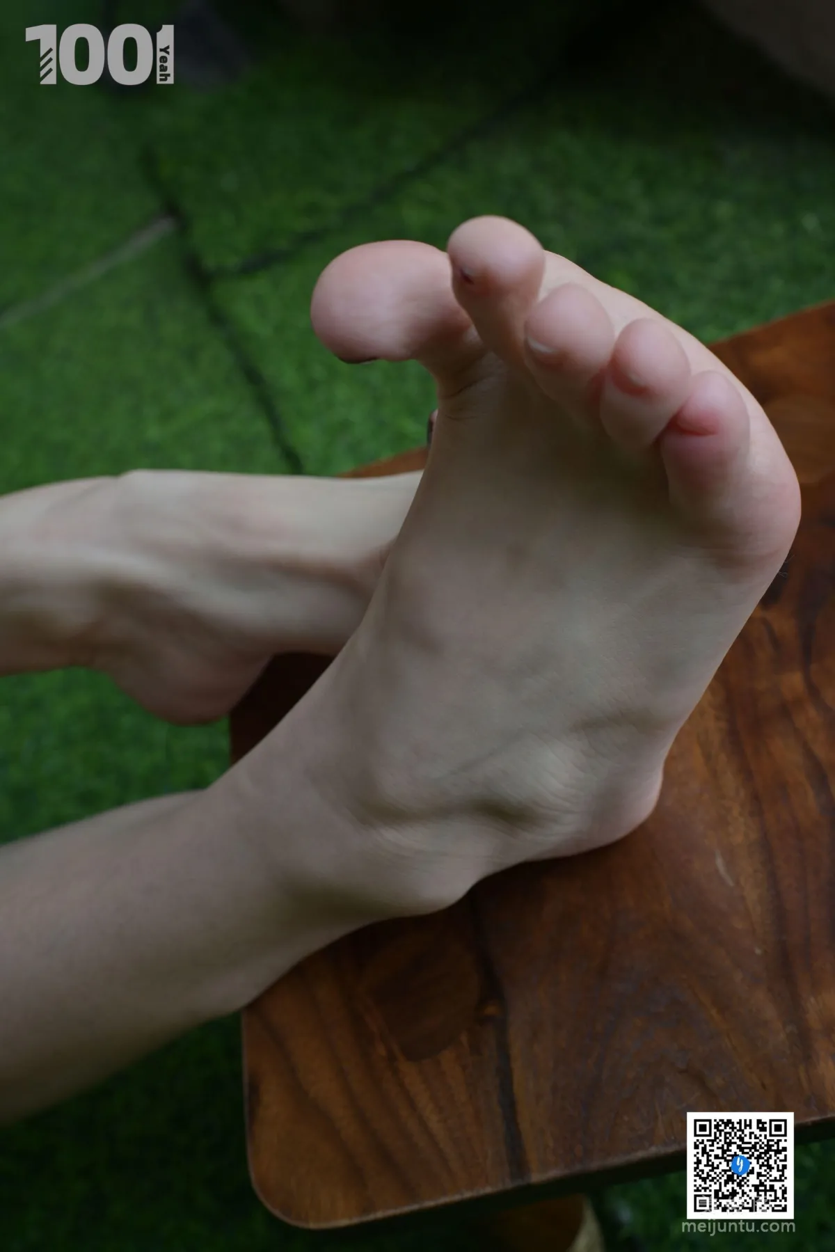 [IESS] NO.183 Zhen Zhen [Silk Washing 6] Stocking Feet Beautiful Legs Photos photo 46
