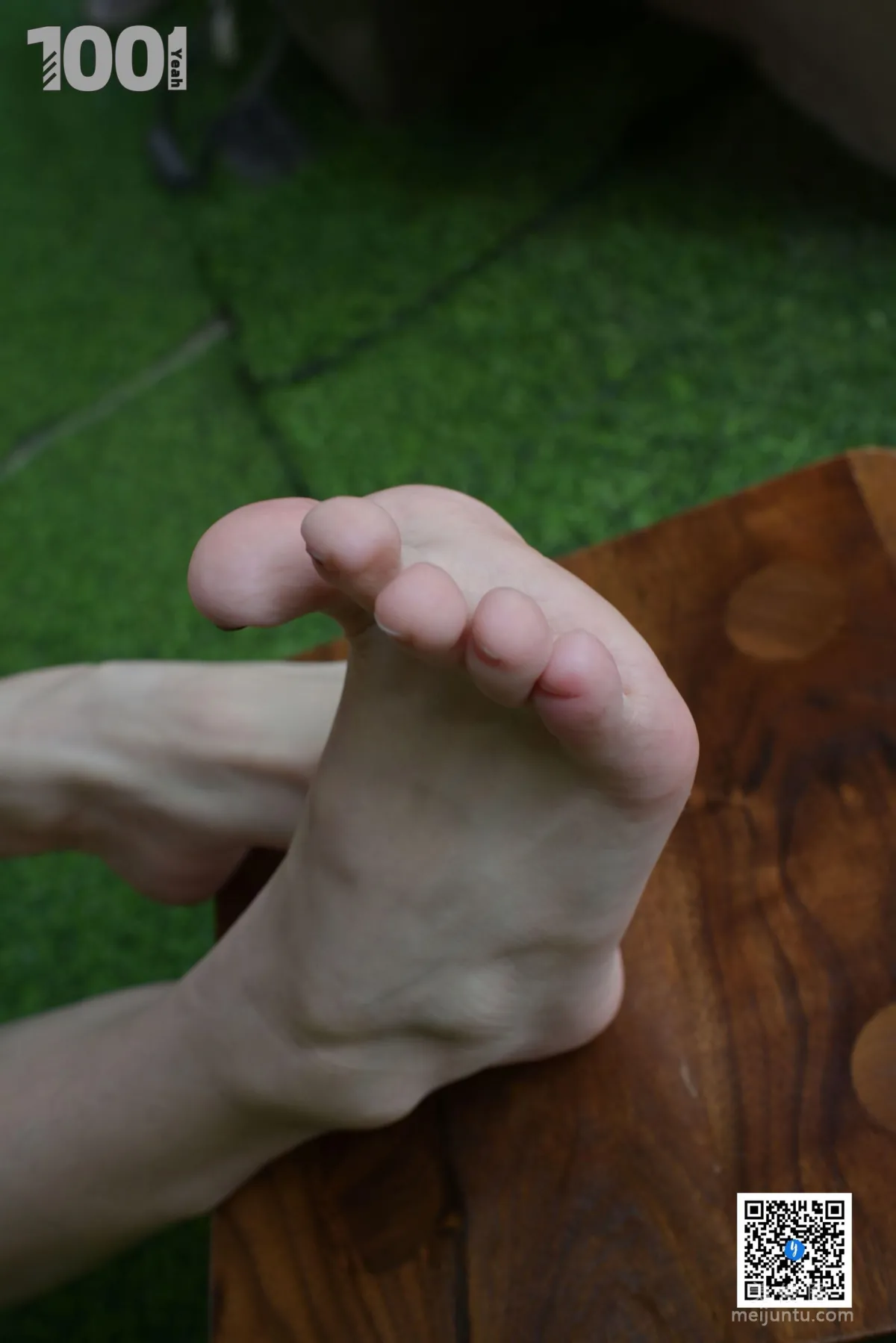 [IESS] NO.183 Zhen Zhen [Silk Washing 6] Stocking Feet Beautiful Legs Photos photo 44