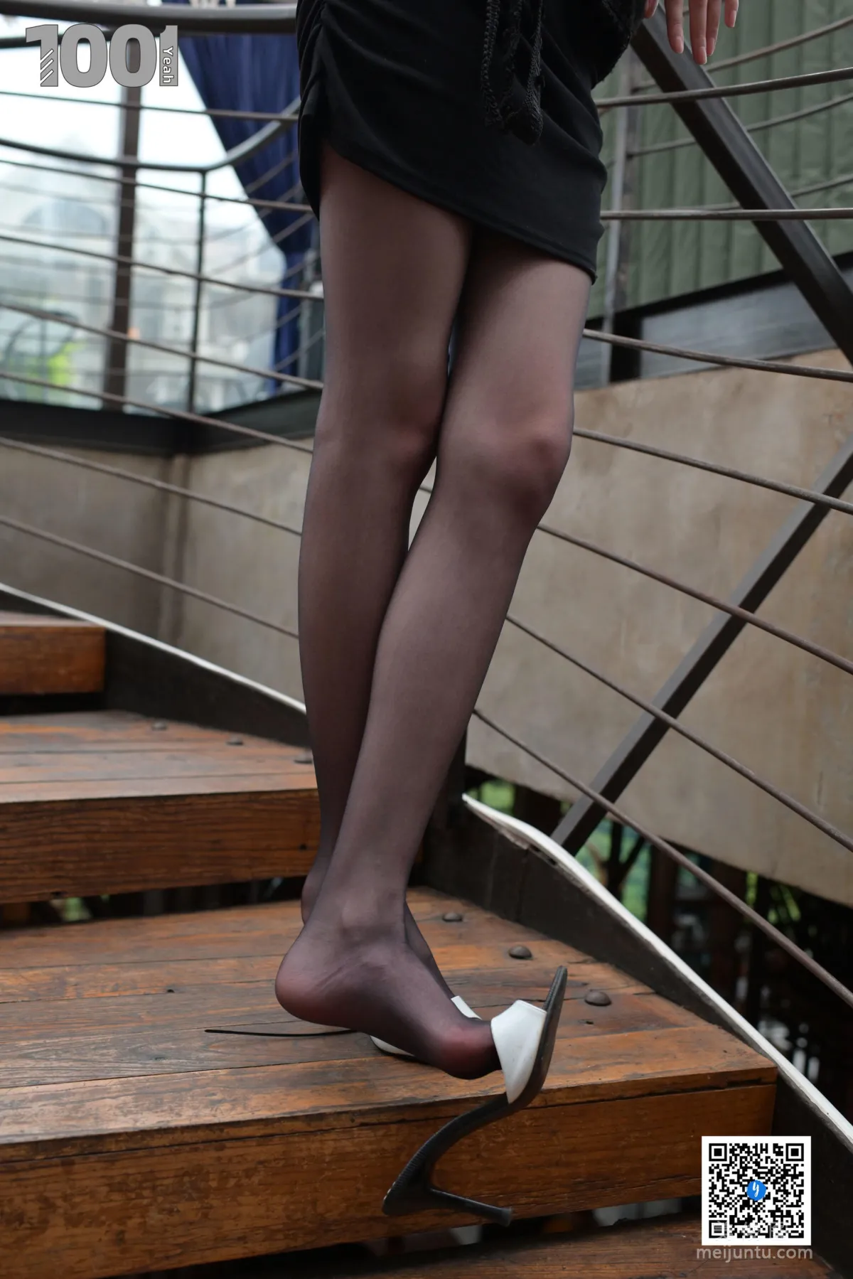 [IESS異思趣向] NO.184 草莓《樓梯的拐角處1》 絲襪美腿寫真 8