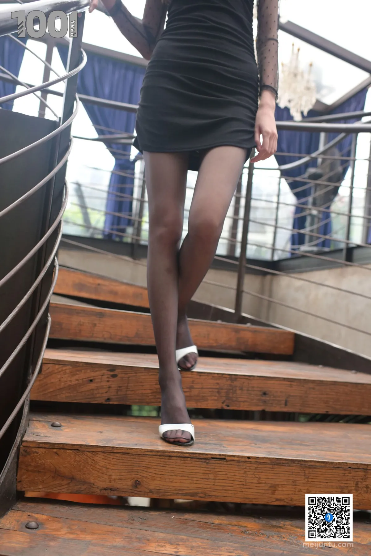 [IESS] NO.185 Cao Mei At the Corner of the Stairs 2 Stockings and Legs Photos photo 62