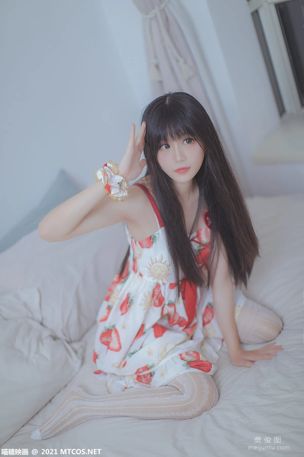 [喵糖映畫] VOL.407 草莓小裙子 寫真套圖 13