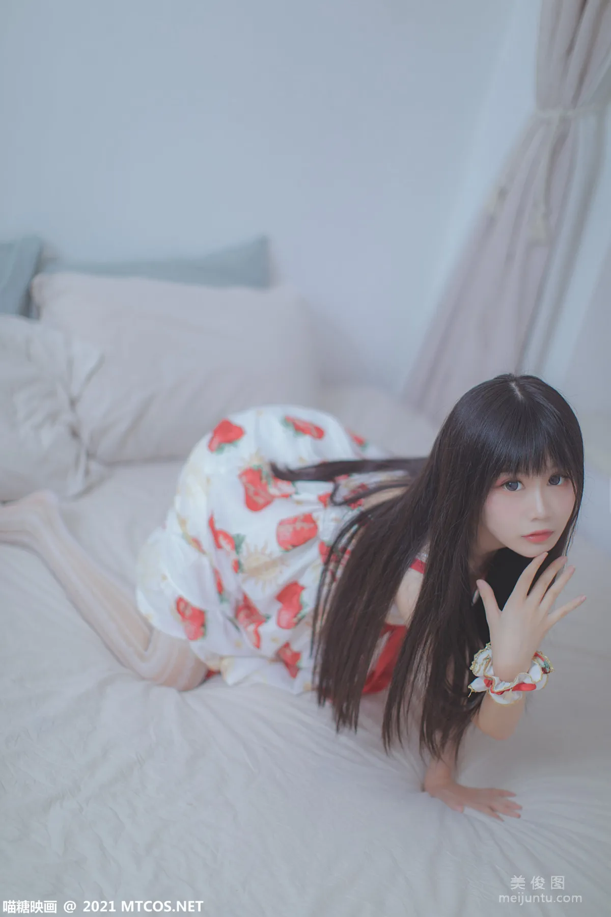 [喵糖映畫] VOL.407 草莓小裙子 寫真套圖 16