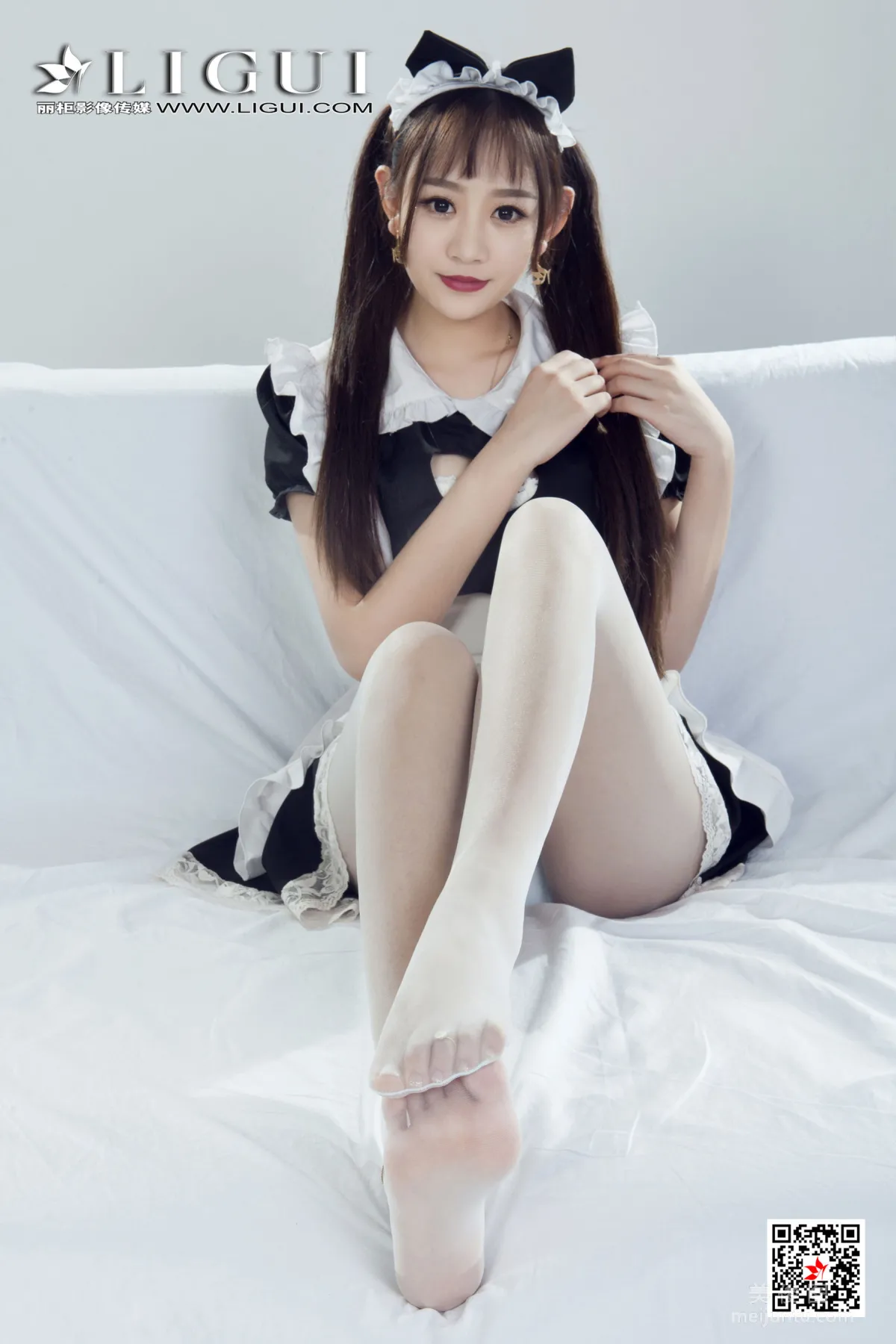 [麗櫃Ligui] 小熊 《00後白絲小傭》 絲襪寫真 30