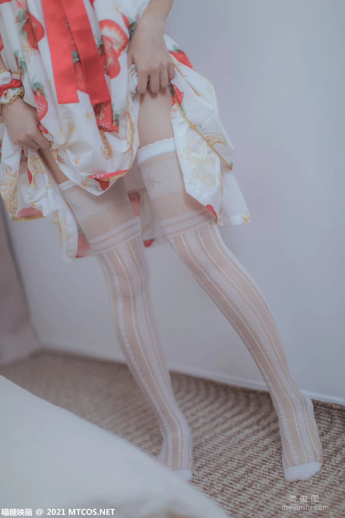 [喵糖映畫] VOL.407 草莓小裙子 寫真套圖 12