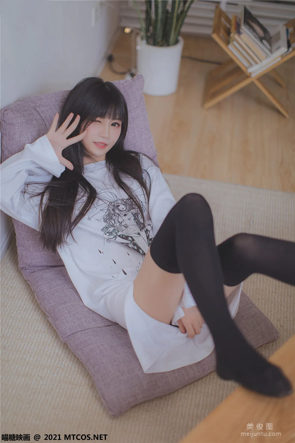 [喵糖映画] VOL.403 夏日白T 写真套图1