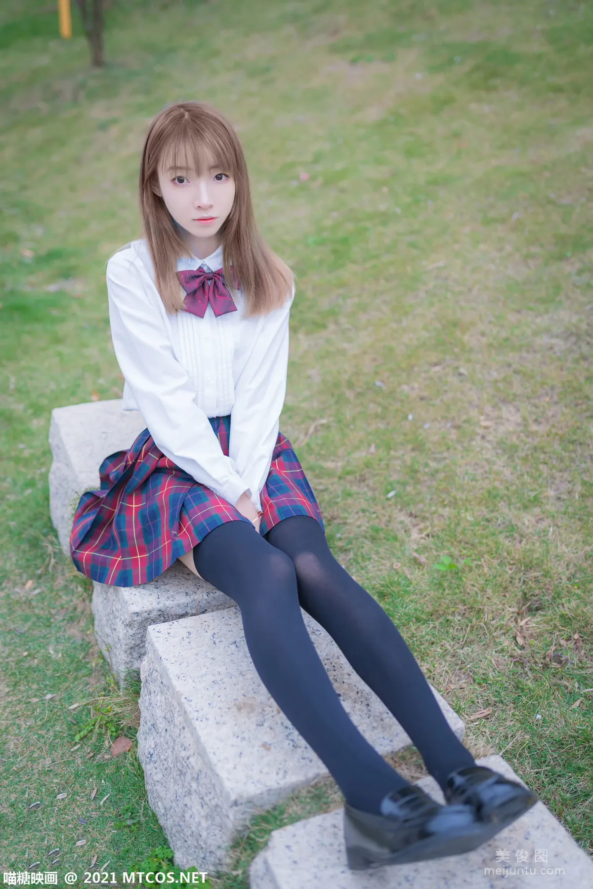 [喵糖映畫] VOL.388 戶外制服 寫真套圖 2