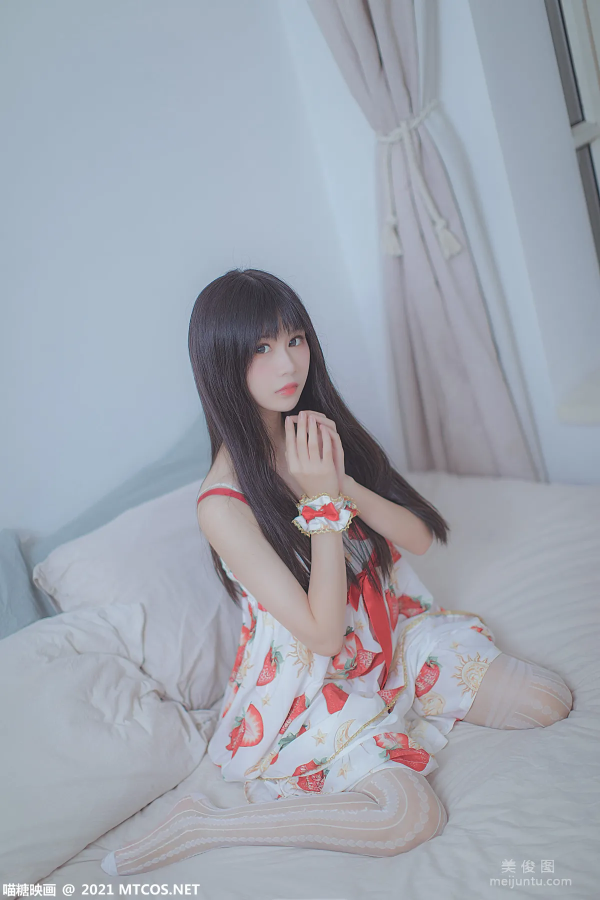 [喵糖映畫] VOL.407 草莓小裙子 寫真套圖 11