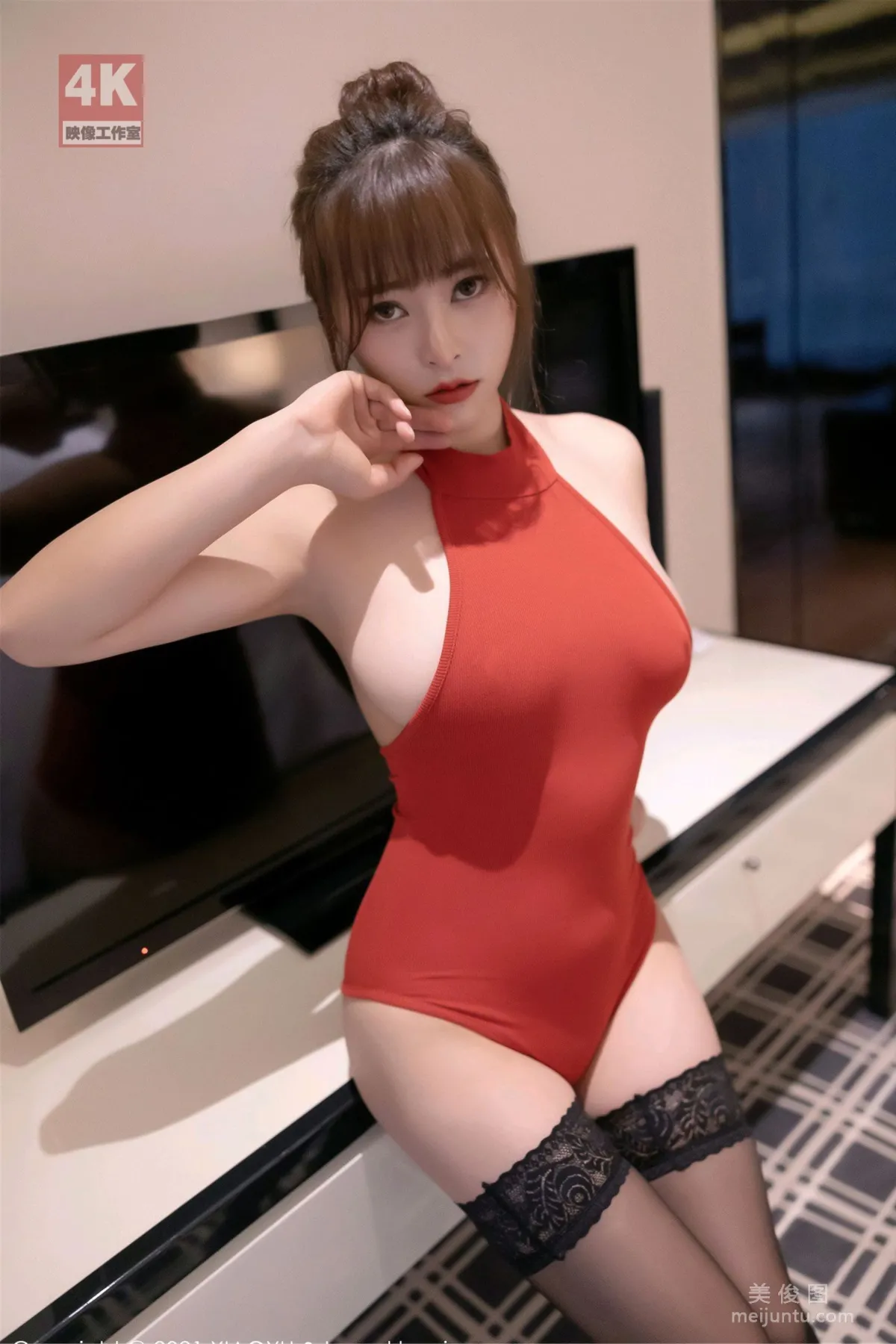 [麗櫃Ligui] 奈沐子 《胸器》 絲襪濕身寫真 18