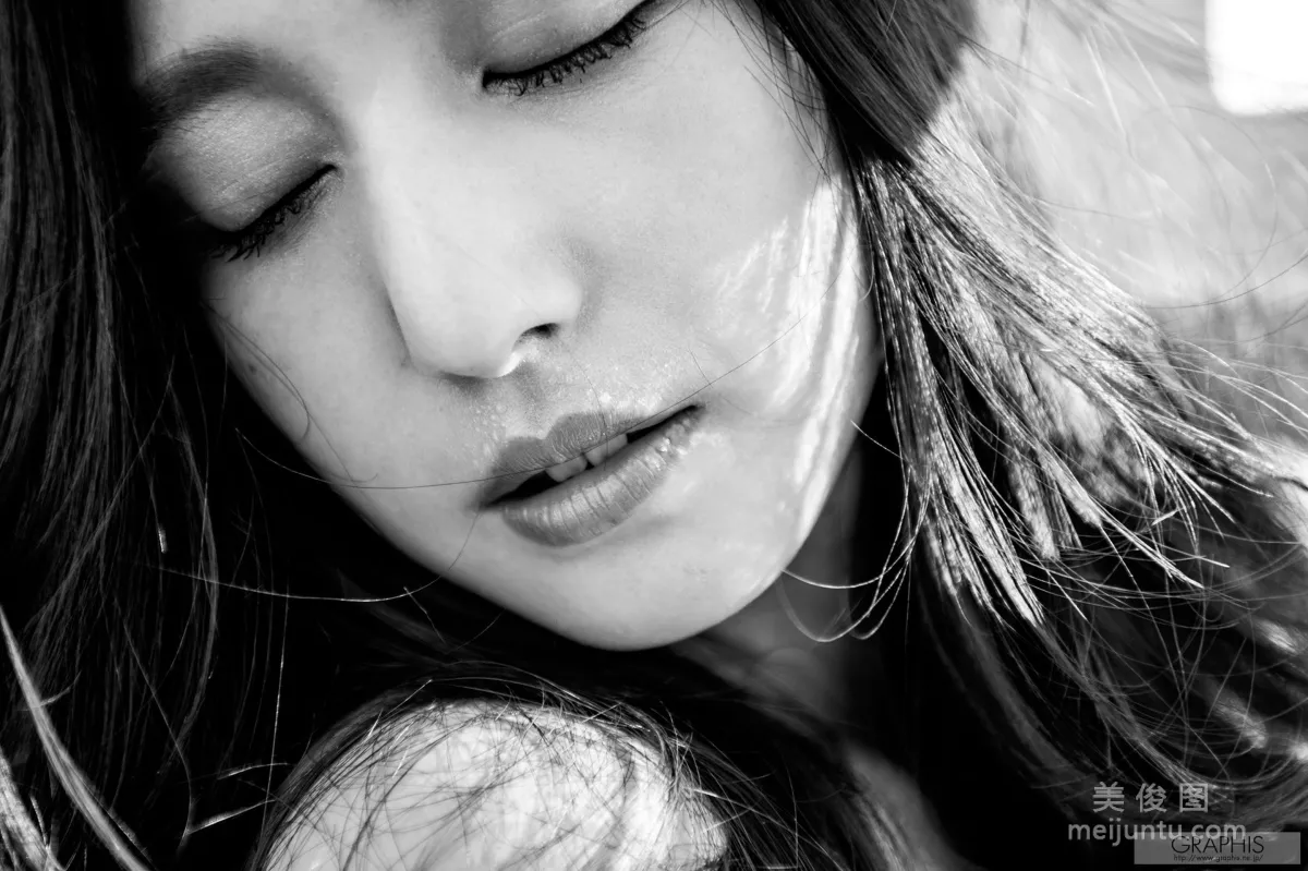 Iori Kogawa: Graphis photo 11