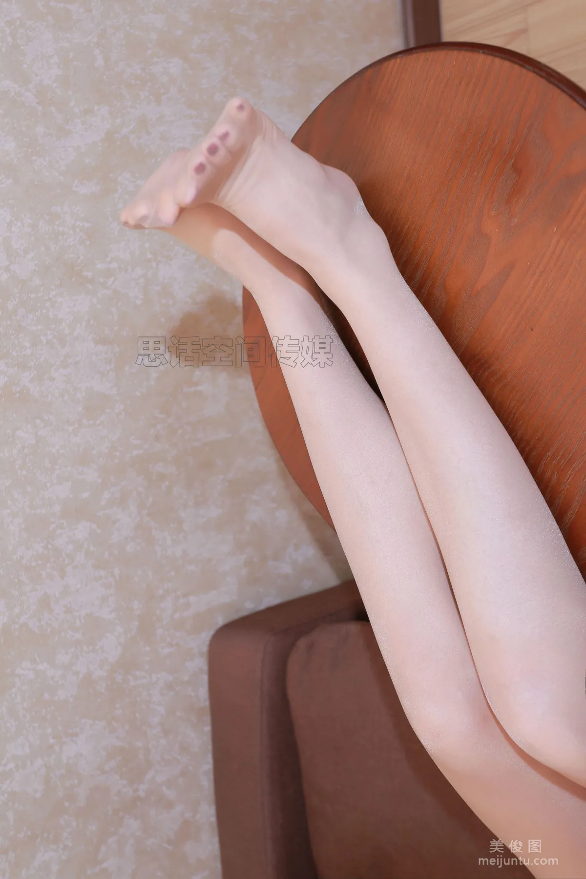 [SiHua] SJ012 Reya - Red Dress and Tender Feet photo 39