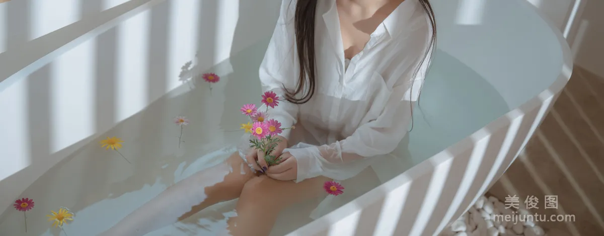 [COS福利] 萌芽兒o0 - 浴缸 18