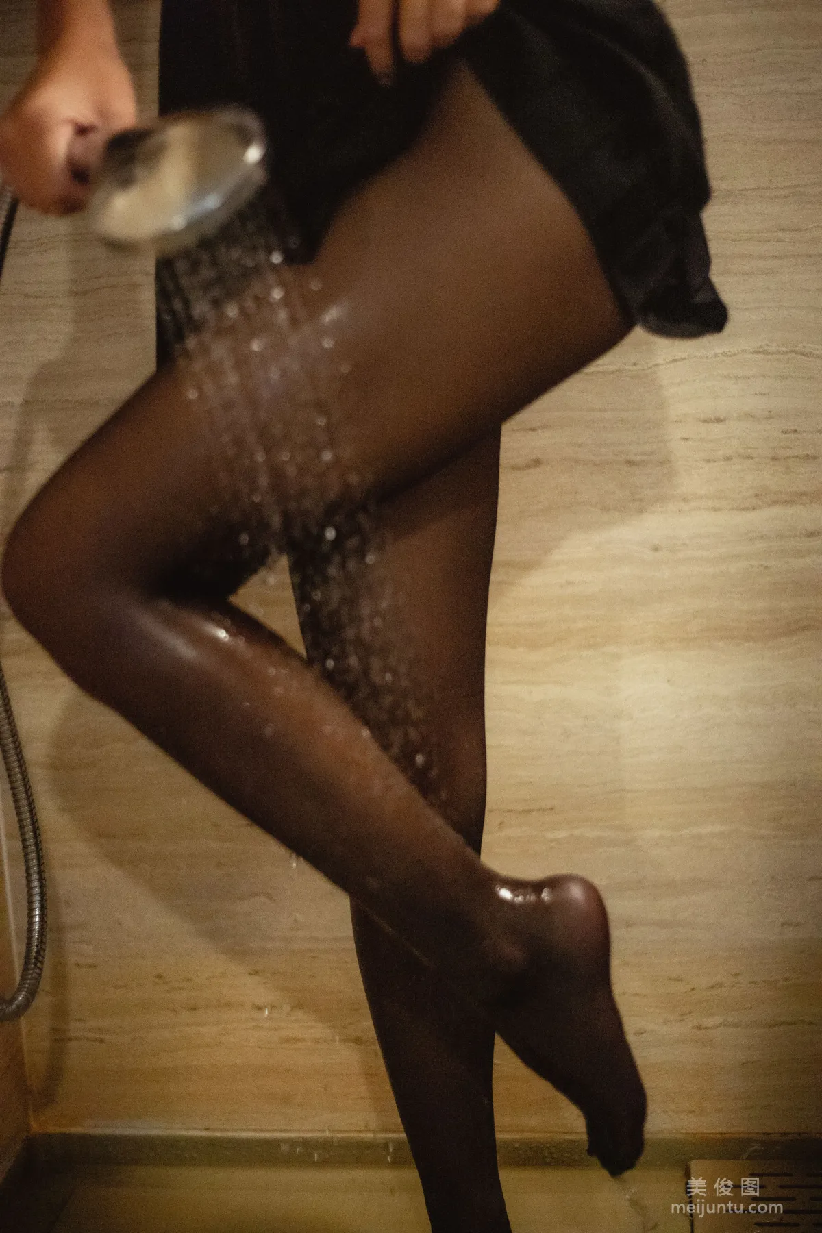 [COS Bonus] Mengyaer o0, Bathroom JK Black Stockings photo 15
