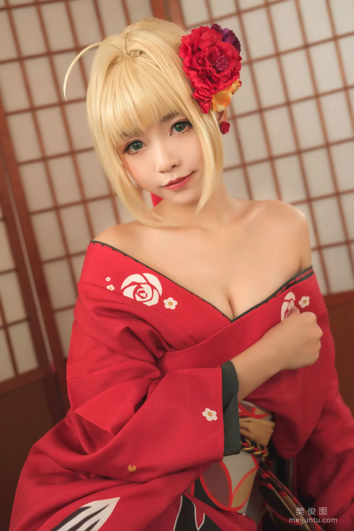 [Cosplay] Dada Juanjuan Xiaojuan - Behold Her Majesty the Queen photo 13