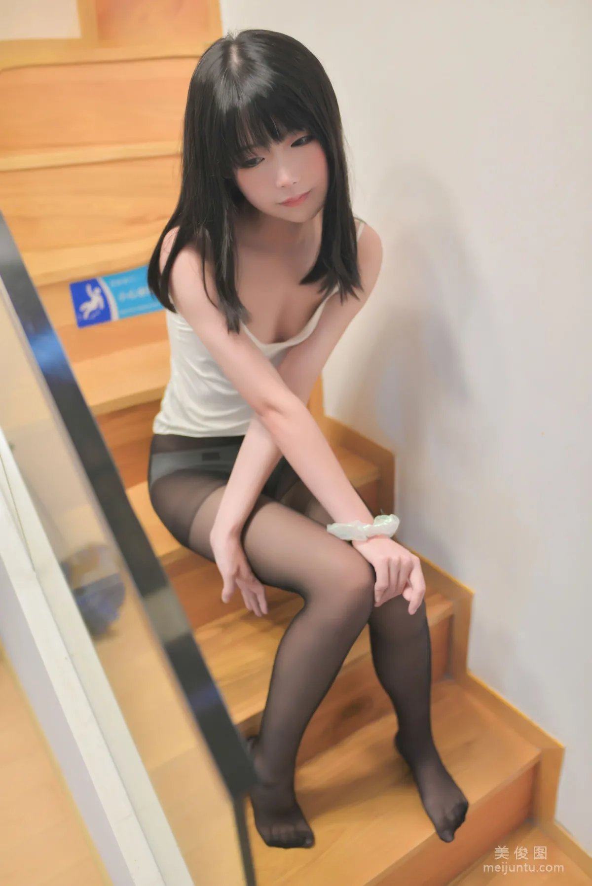微博正妹像個傻依 -學妹黑絲 3
