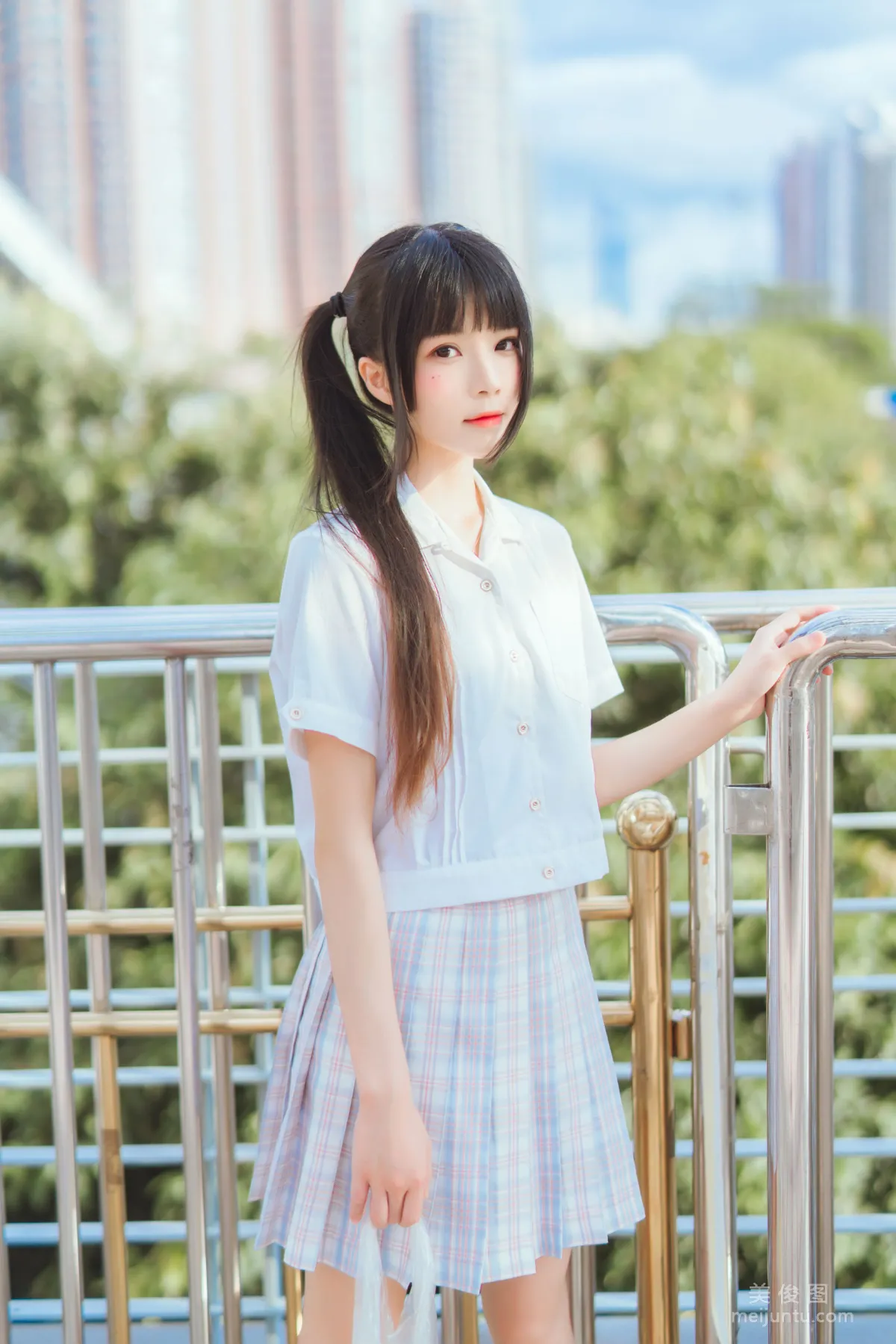 Ying Taomiao: Web Idols photo 2