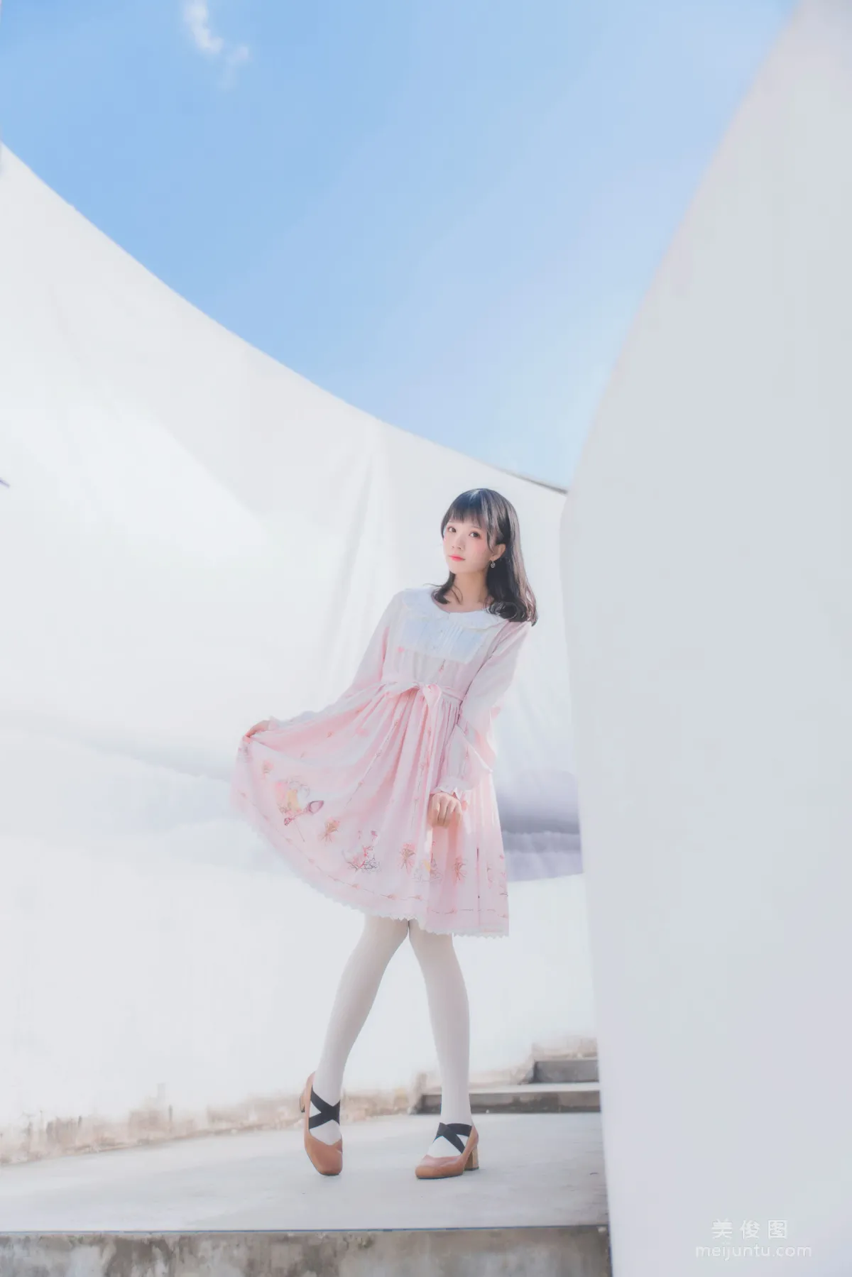 Ying Taomiao: Web Idols photo 4