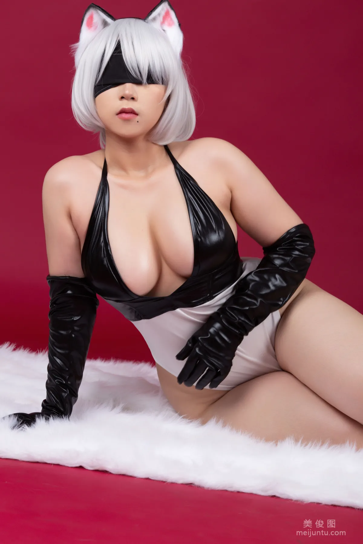 [COS福利] Uy Uy - 2B 写真集16