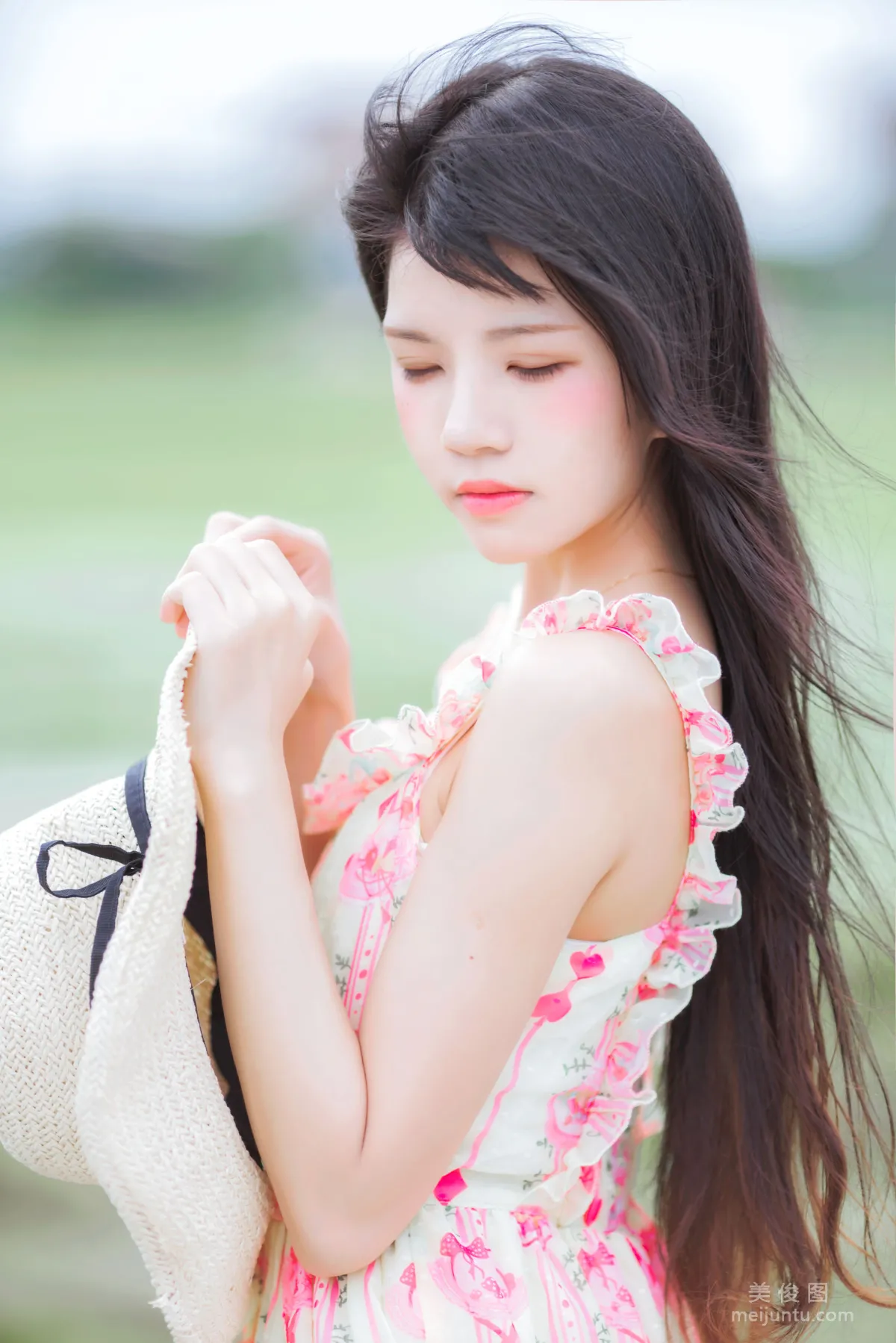 Ying Taomiao: Web Idols photo 8