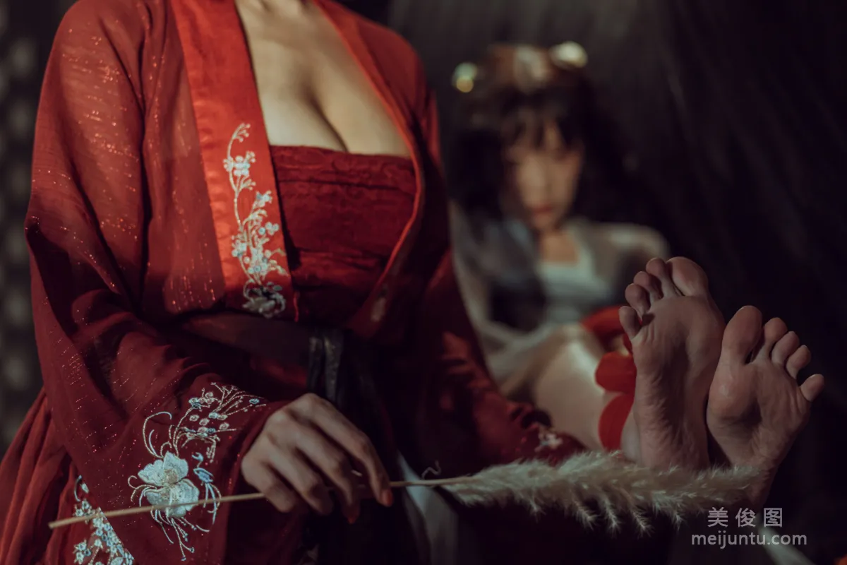 [COS福利] 秋和柯基(夏小秋秋秋) - 昏紅帳 寫真套圖 11