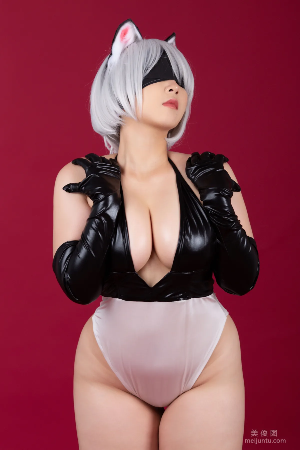 [COS福利] Uy Uy - 2B 写真集14