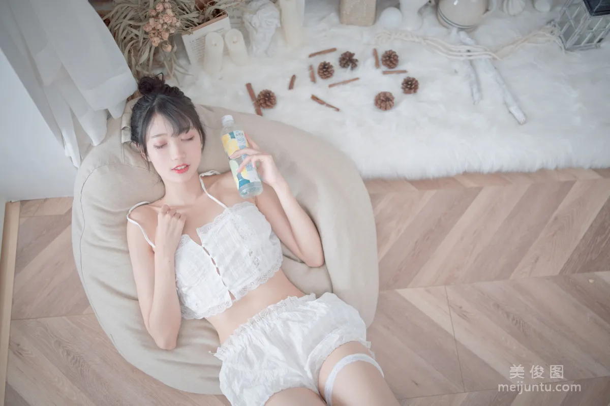 [Cosplay] Zhouji Shike Aitu Tu, White Pajamas Photo Set photo 20