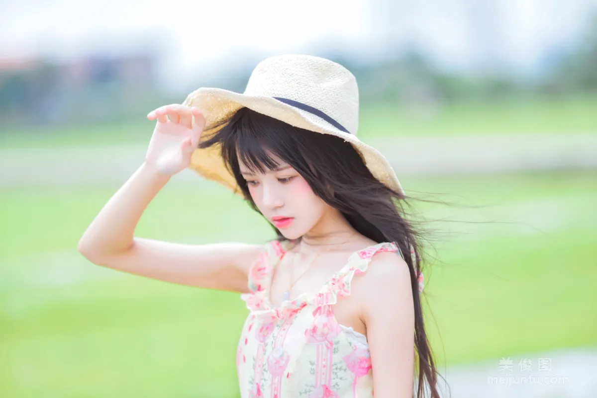 Ying Taomiao: Web Idols photo 3