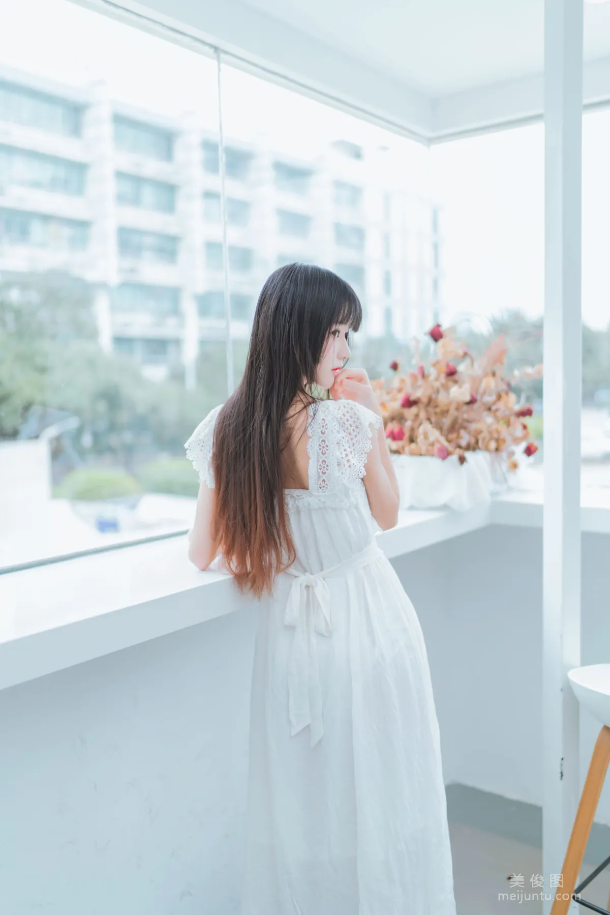 Ying Taomiao: Web Idols photo 1