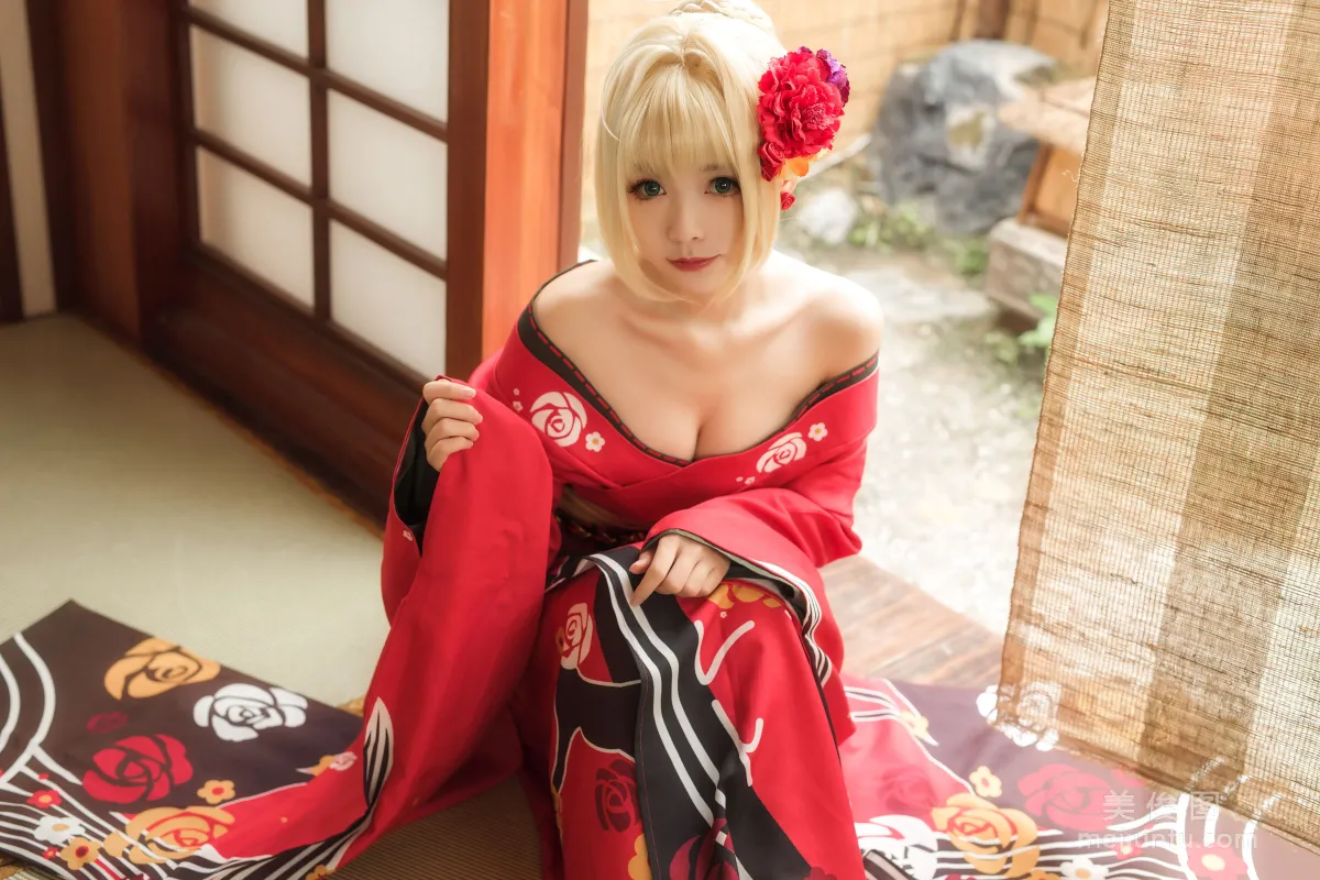 [Cosplay] Dada Juanjuan Xiaojuan - Behold Her Majesty the Queen photo 9