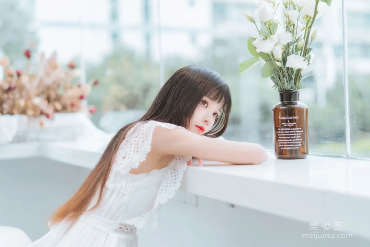 Ying Taomiao: Web Idols photo 5