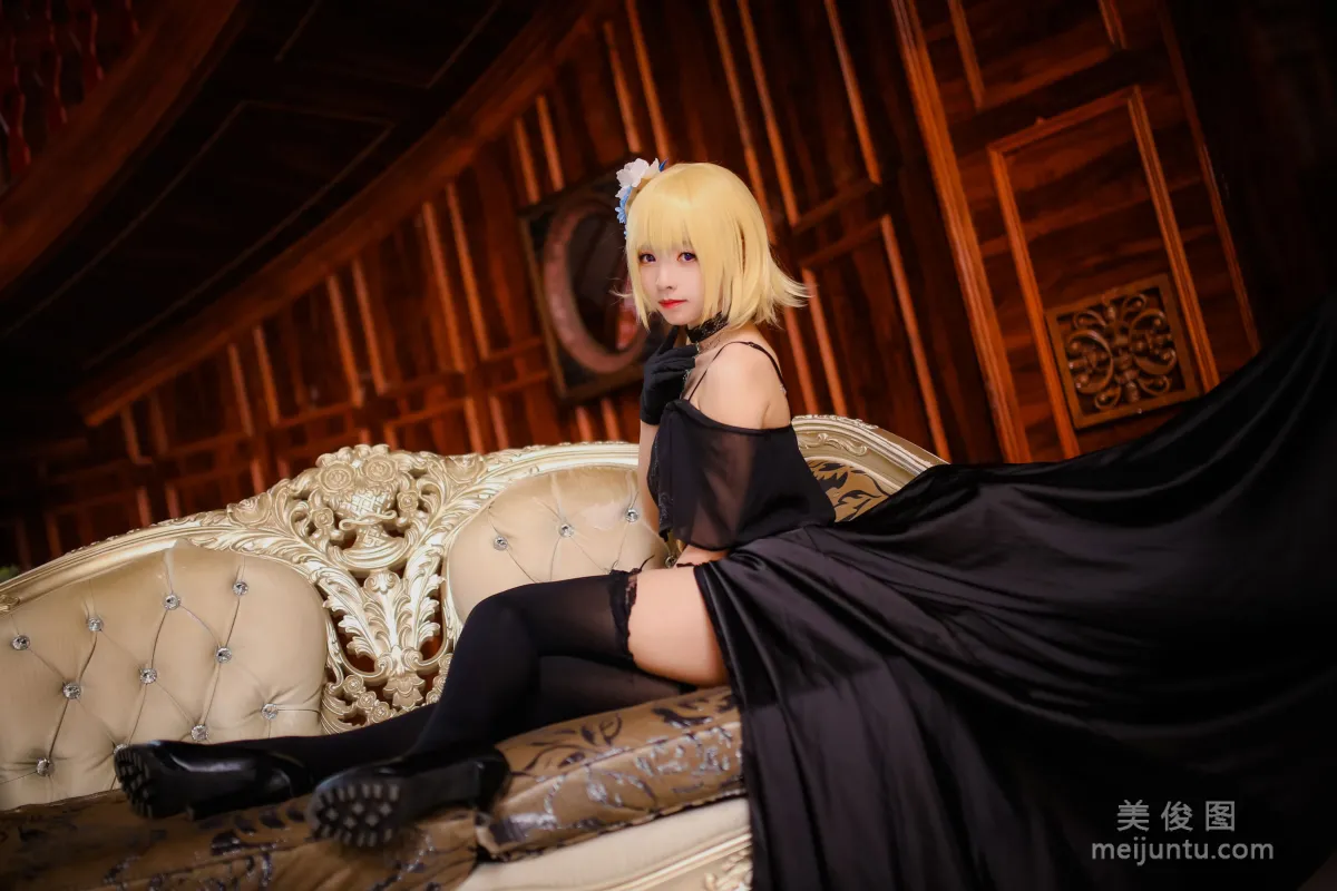 [Cosplay] Dada Juanjuan Xiaojuan - Behold Her Majesty the Queen photo 4