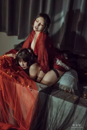 [COS福利] 秋和柯基(夏小秋秋秋) - 昏紅帳 寫真套圖