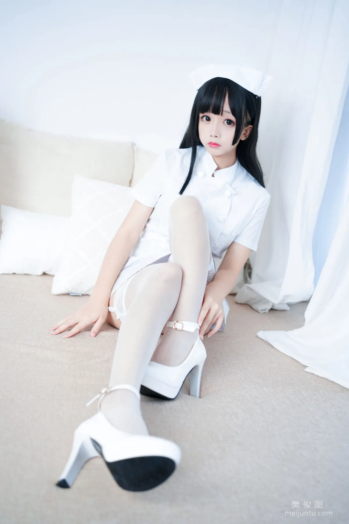 [COS福利] 日奈嬌 - 純白護士 81