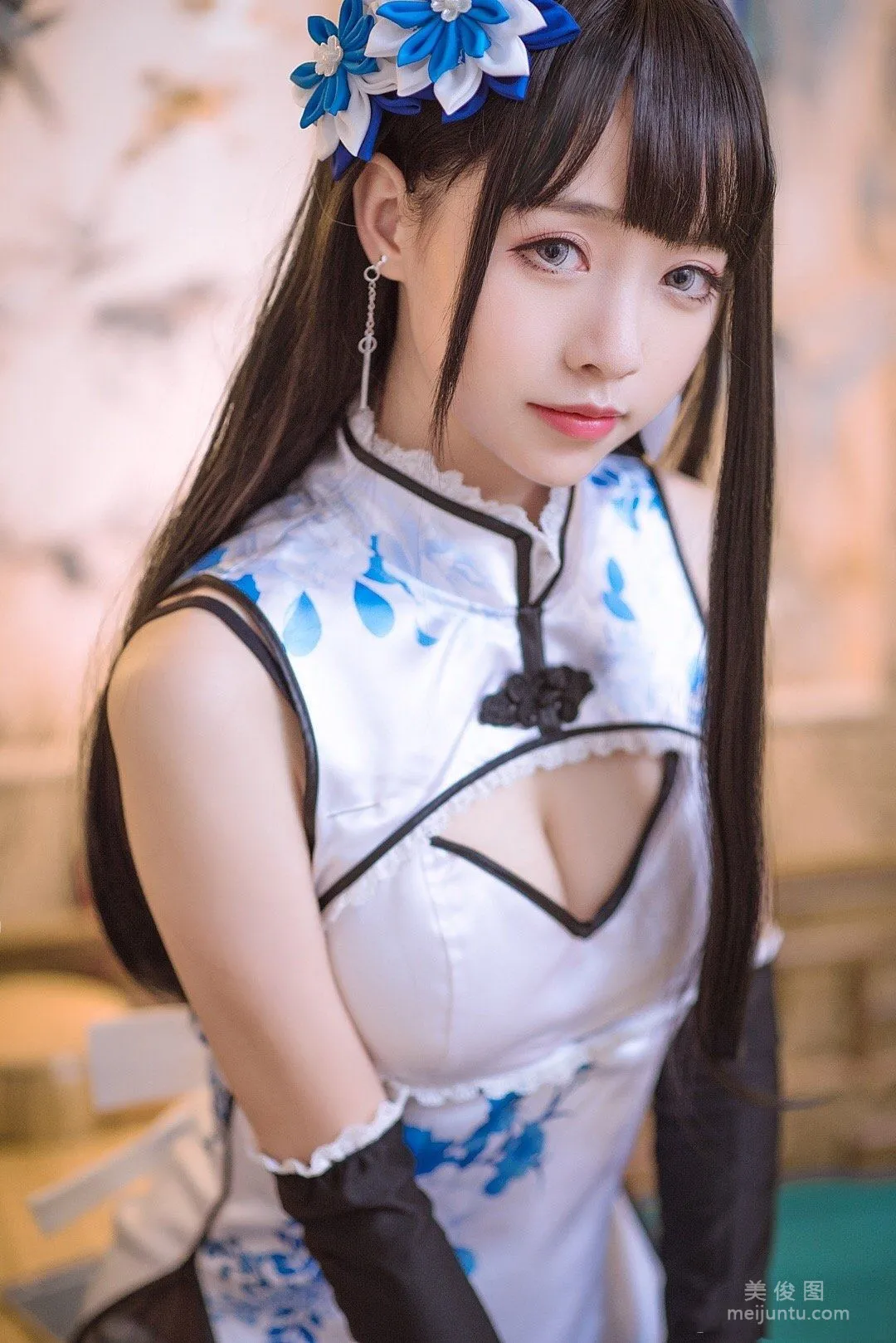 [Cosplay] Anime Blogger Dada Juanjuan Xiaojuan - White Qipao photo 9