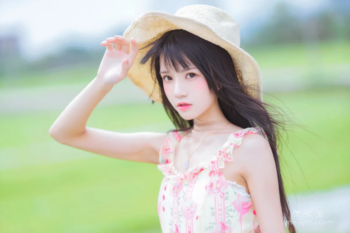 Ying Taomiao: Web Idols photo 2