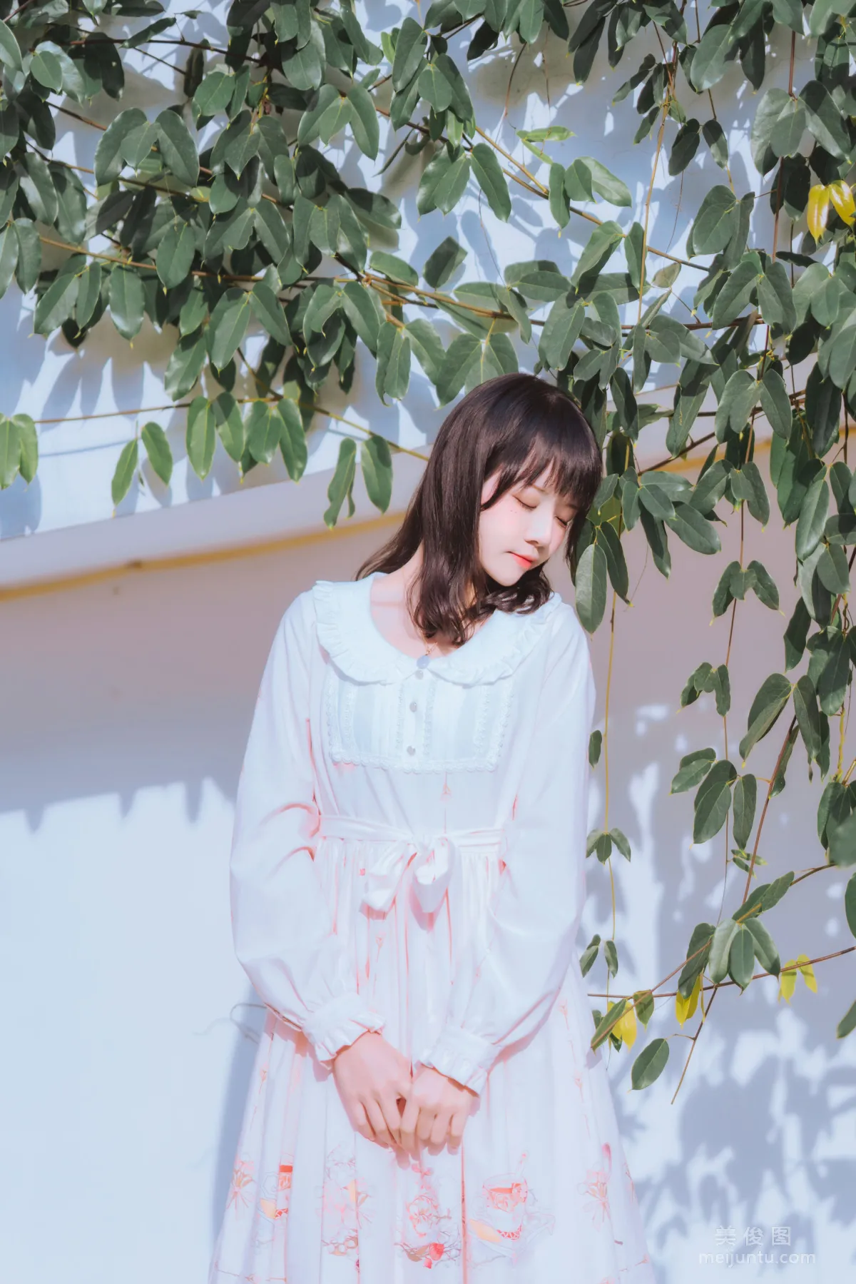 Ying Taomiao: Web Idols photo 16