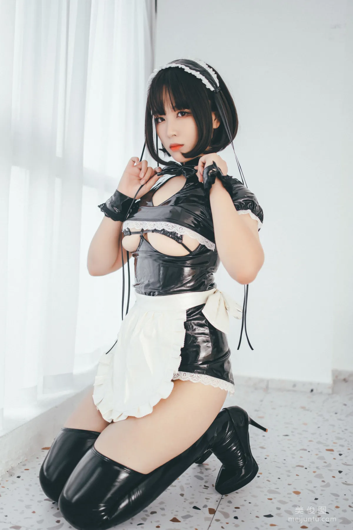 [COS Bonus] Xuanxiao Xuejie - Southern Hemisphere Maid photo 4