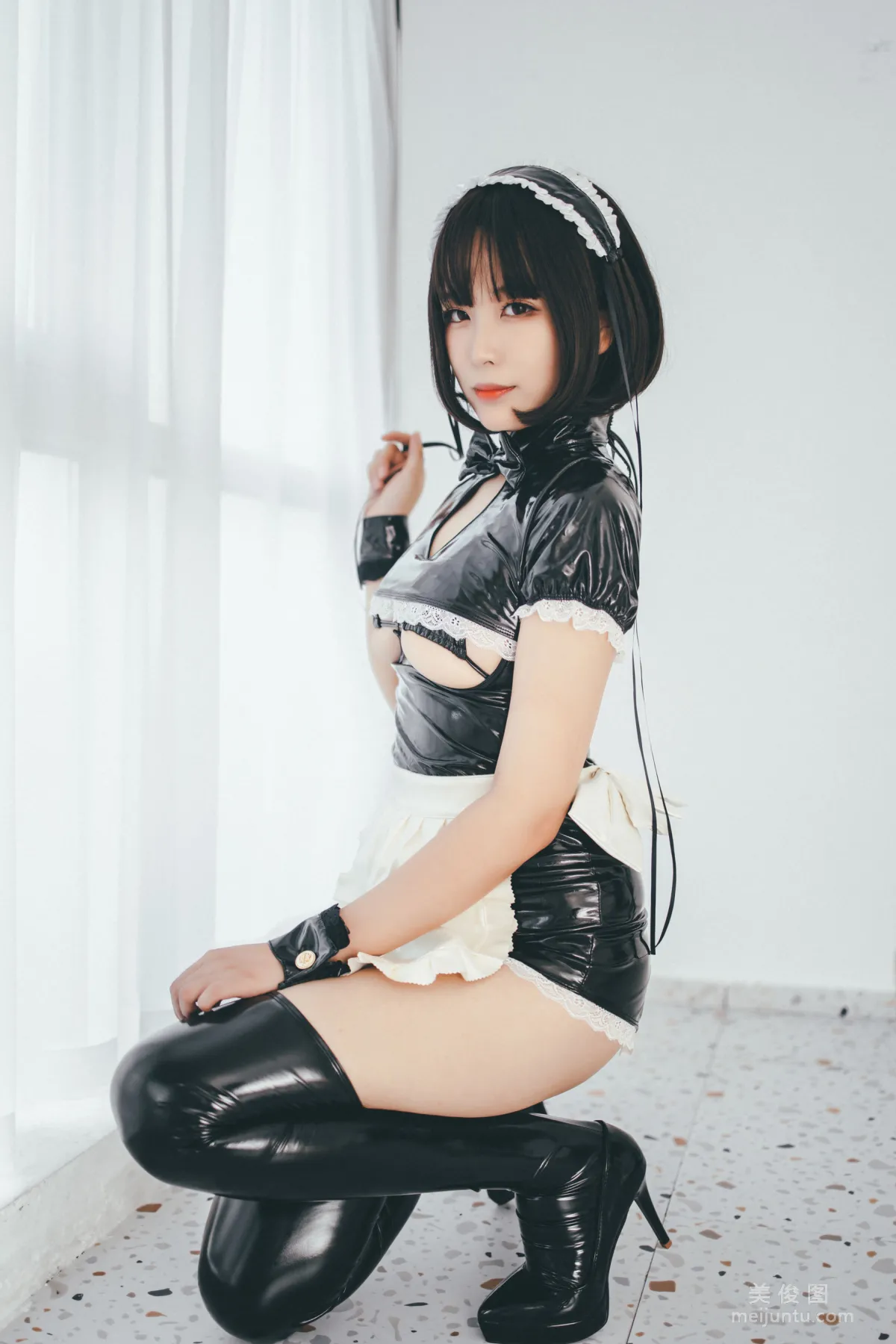 [COS Bonus] Xuanxiao Xuejie - Southern Hemisphere Maid photo 1