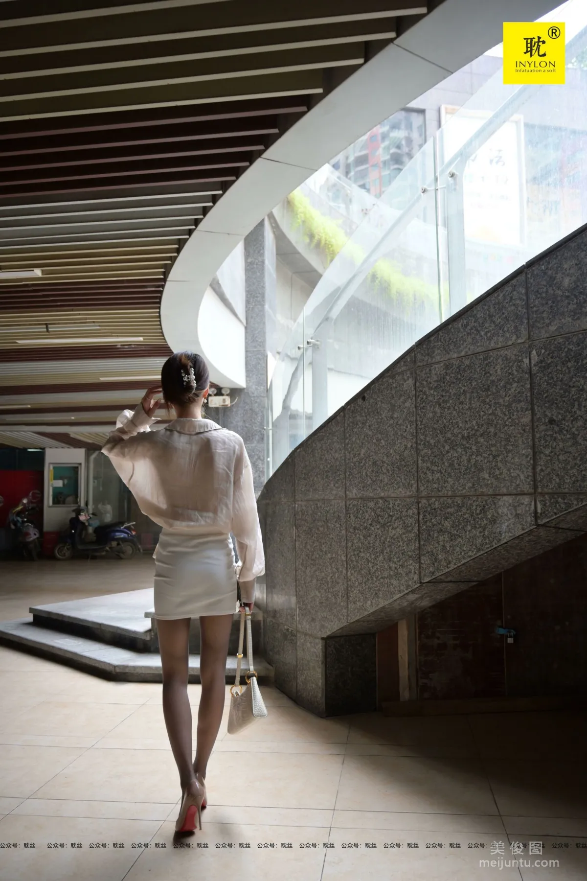 [IESS] The Nth Fantasy Qiu Zhuguan A Person Off Work 8 Beautiful Legs and Stockings Set photo 2