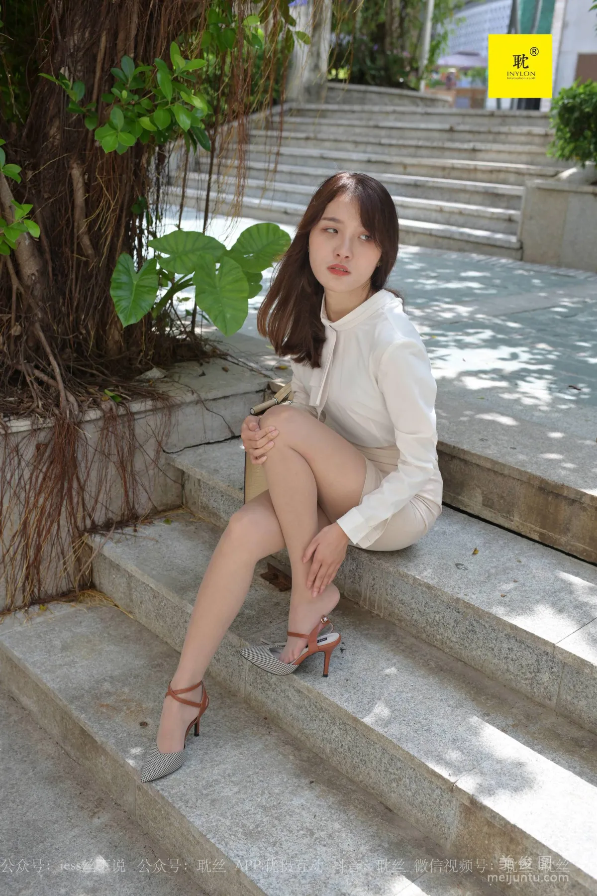 [IESS异思趣向]第N种幻想 婉萍的一天②  丝袜美腿套图49