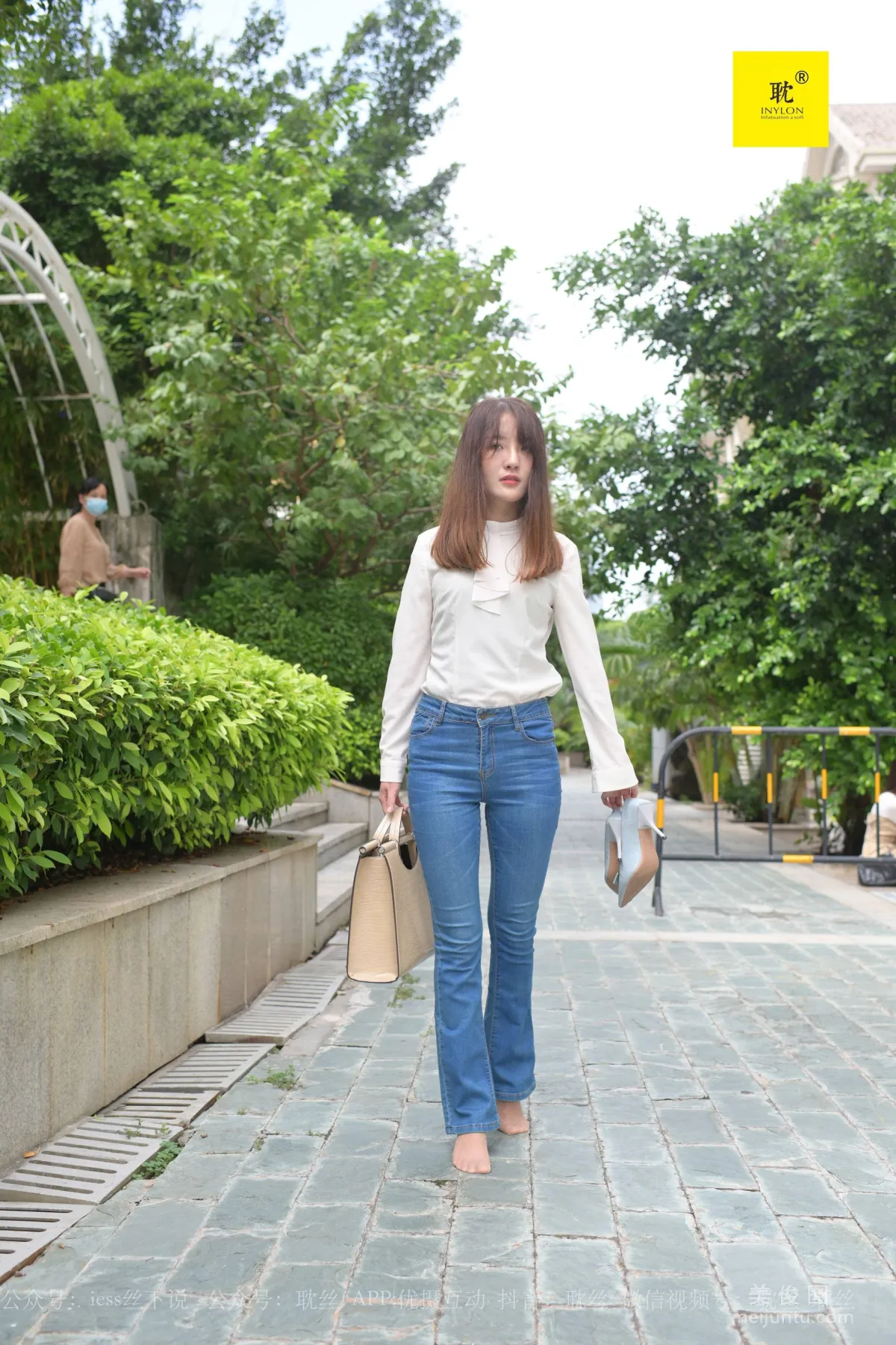 [IESS异思趣向]第N种幻想 婉萍的一天③  美腿丝袜套图93